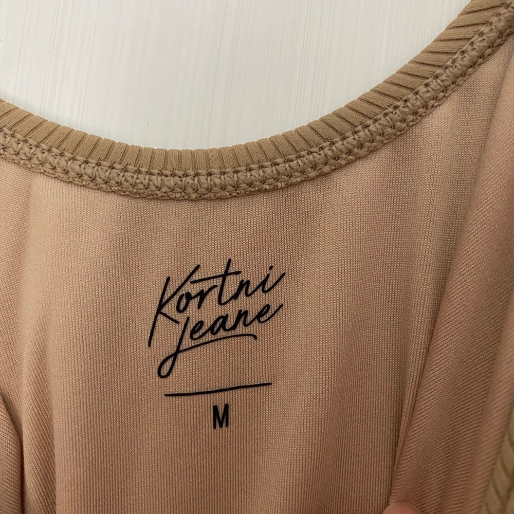 KORTNI JEANE Women’s Ribbed Sand Brown Skirted One-Piece Swimsuit in Size M NWT - Picture 6 of 9